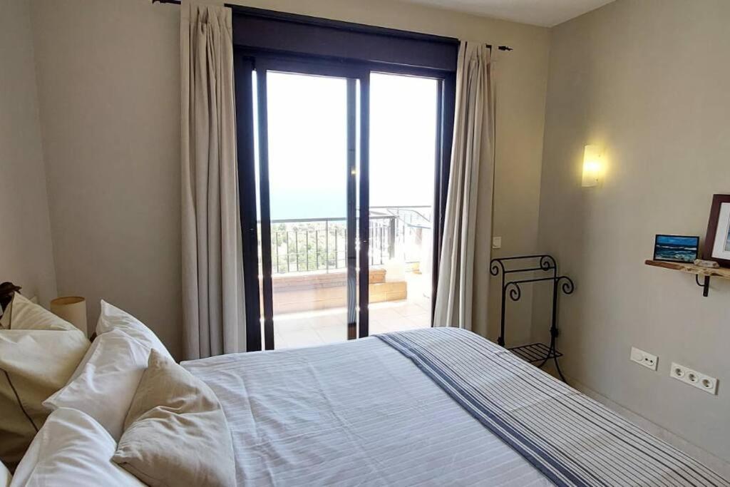 Chic Beachfront Apartment Torrox Exterior photo